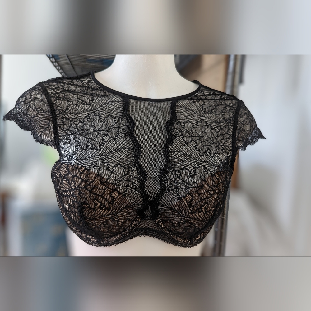 NWT B.tempted lace cap sleeve bra small